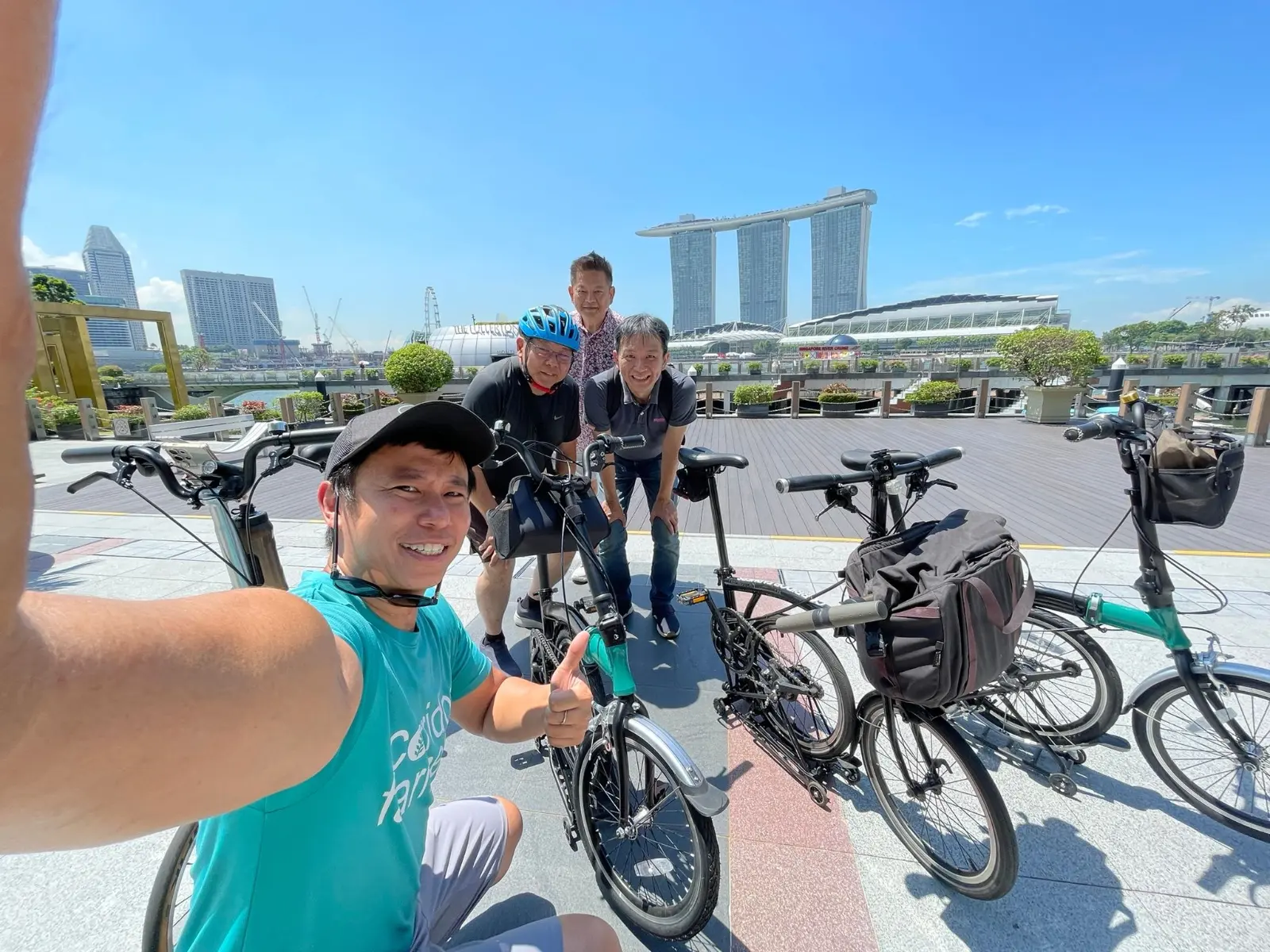 Bicycle tour team